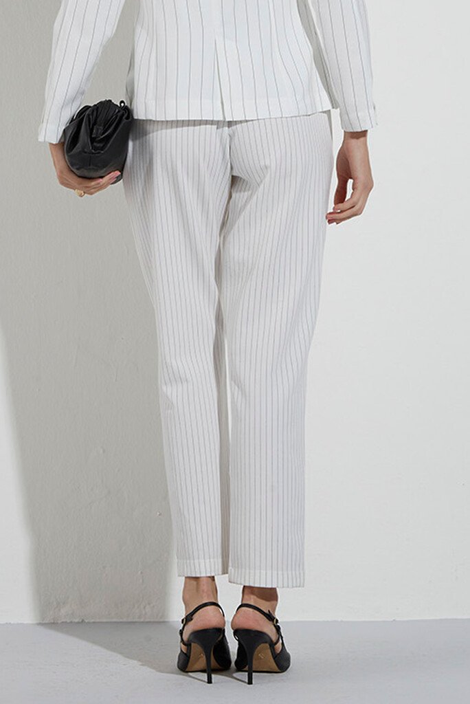 Calça Slim Listrada Off White/preto