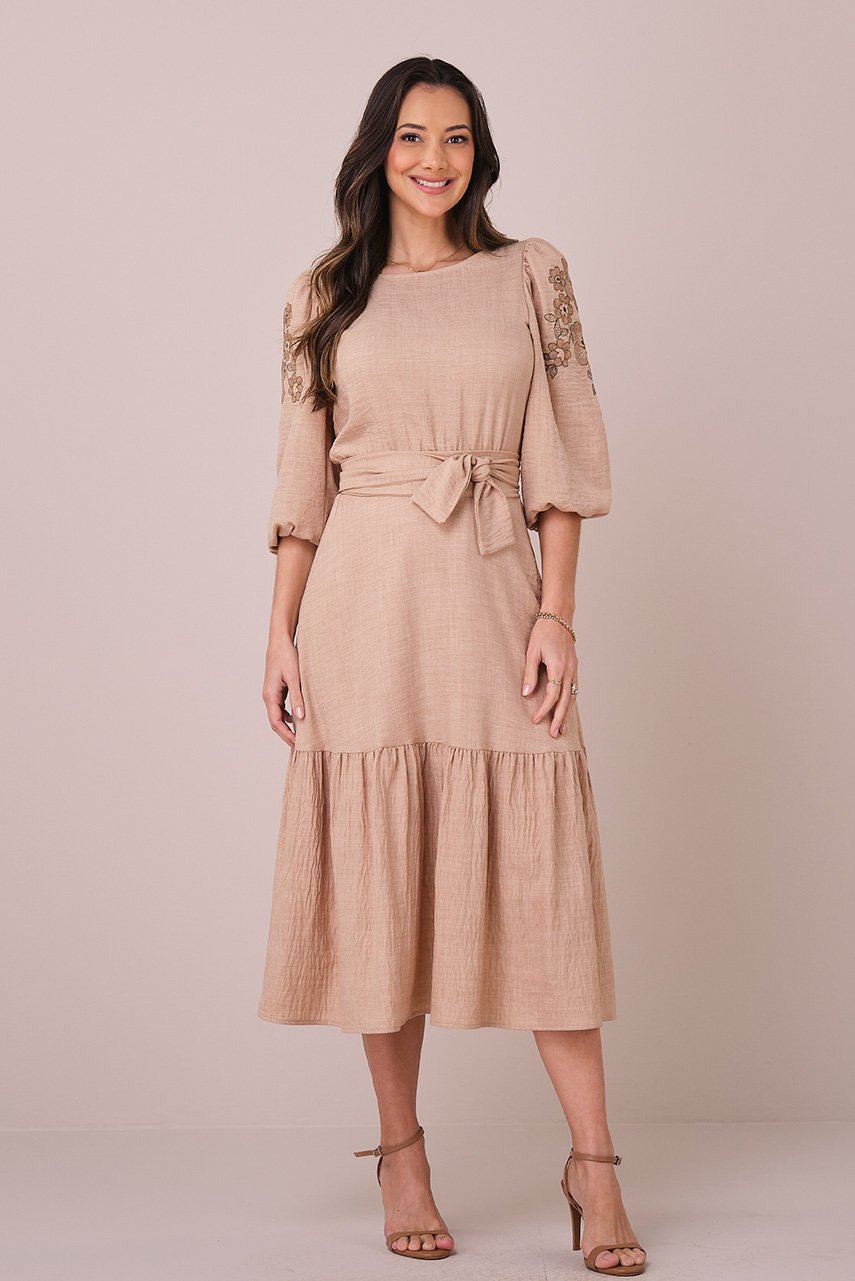 Vestido Bege Maxi Midi no Crepe com Mangas Bordadas