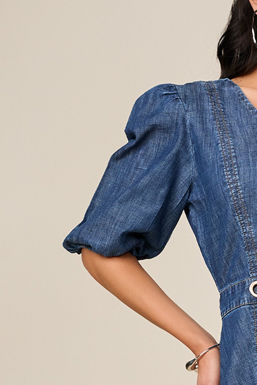 Vestido Godê Jeans Com Ilhós e Faixa Titanium Jeans