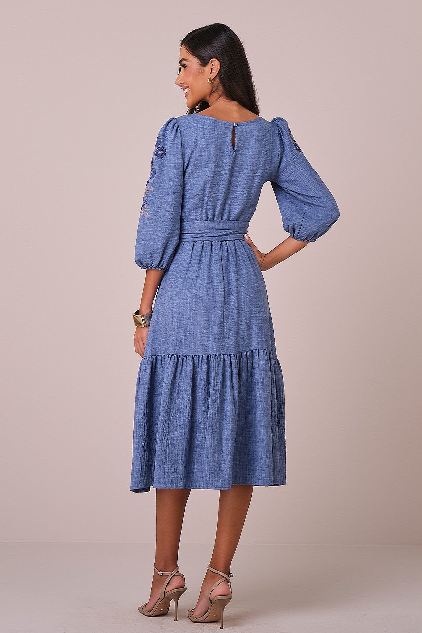 Vestido Azul Maxi Midi no Crepe com Mangas Bordadas