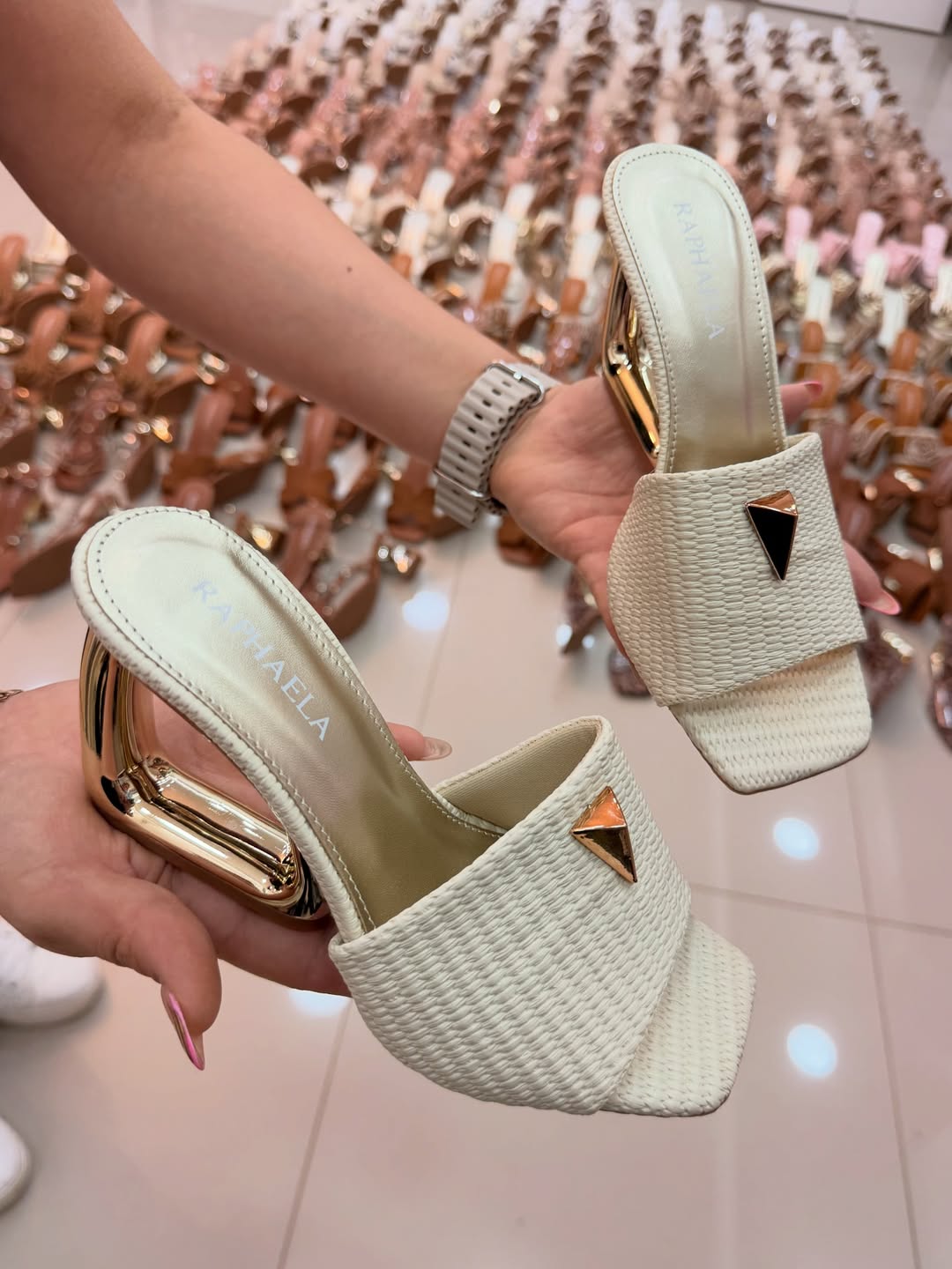 Tamanco Metalizado Feminino