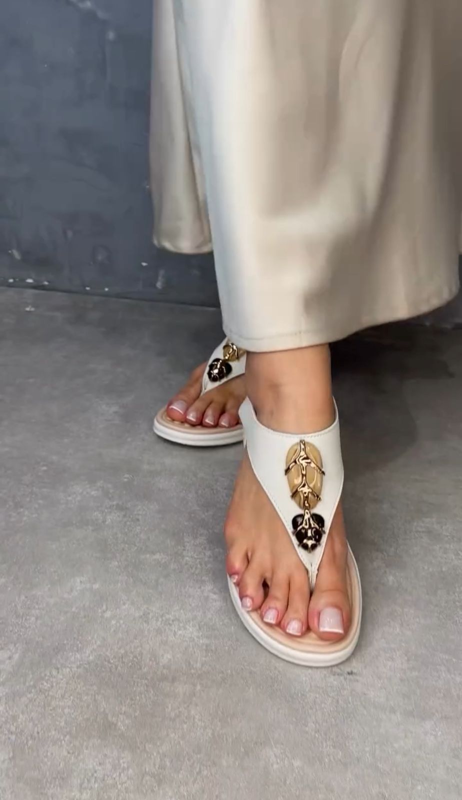 Sandália Feminina Modare Comfort Luxo com Pedrarias - Preto