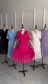 Vestido Bela Encanto Midi em Chiffon com Babados