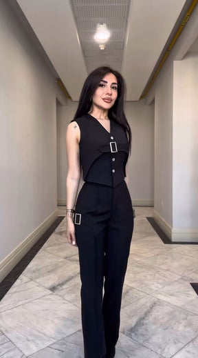 Macacão Alfaiataria com Fivelas Elegance - Preto