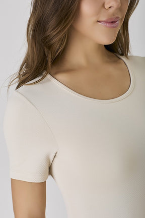 Body Feminino Off White Poliamida Relevo Proteção Solar
