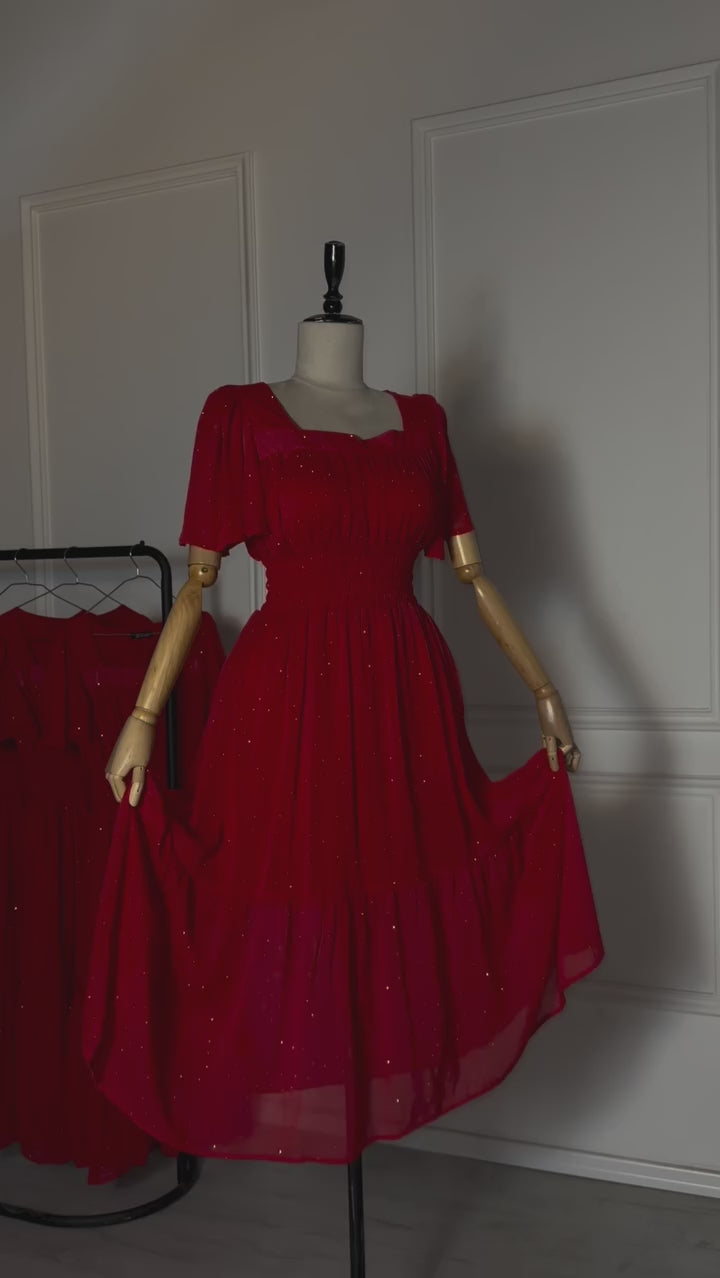 Vestido Encanto Rubi Midi com Brilho